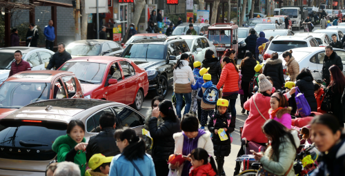 b体育下载app：定制化学生接送服务 —“小伴接送”落地广州和深圳(图1)